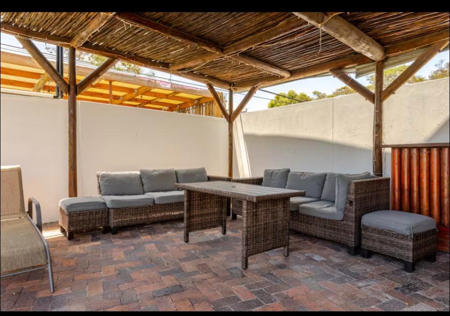 To Let 3 Bedroom Property for Rent in Table View Western Cape